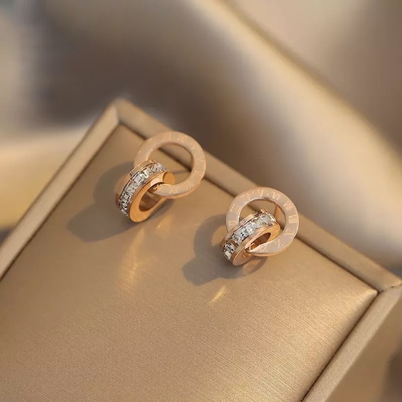 Stainless Steel Classic Roman Pendant Earring - Picture 2 of 4